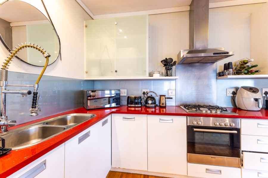 To Let 3 Bedroom Property for Rent in Sea Point Western Cape